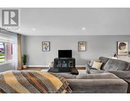 62 MOONSTONE CRESCENT - 4