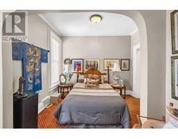 41 Erie STREET South - 41