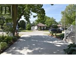 12 Alexandra AVENUE - 10
