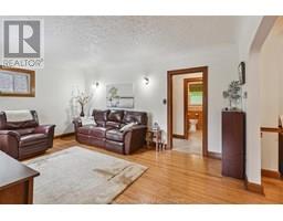 12 Alexandra AVENUE - 13