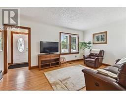 12 Alexandra AVENUE - 16