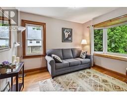 12 Alexandra AVENUE - 36