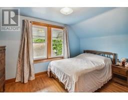 12 Alexandra AVENUE - 44