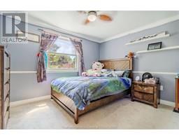 39 Parkwood DRIVE - 32