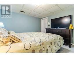 39 Parkwood DRIVE - 36
