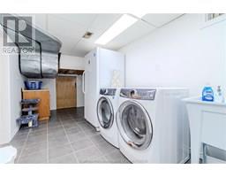 39 Parkwood DRIVE - 38