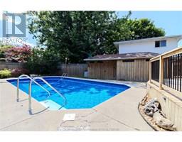 39 Parkwood DRIVE - 43