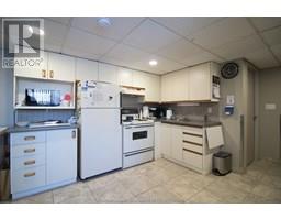 10 Van Allen AVENUE UnitNo. 601 - 27