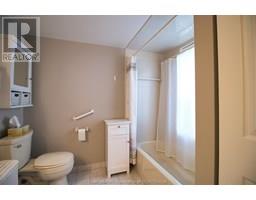 10 Van Allen AVENUE UnitNo. 601 - 8