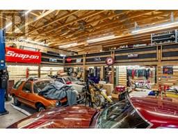 955 MCNAUGHTON AVENUE East - 25