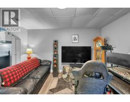 185 Thames STREET - 24