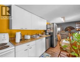 185 Thames STREET - 33