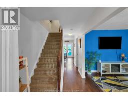 12 Phair CRESCENT - 18