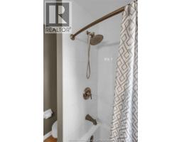 12 Phair CRESCENT - 24