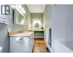 42 Bruinsma AVENUE - 13