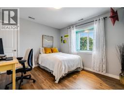 42 Bruinsma AVENUE - 19