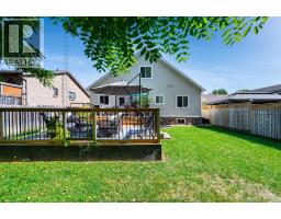 42 Bruinsma AVENUE - 32