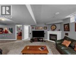 12 Veranda COURT - 35
