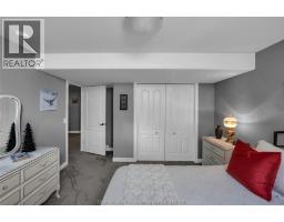 12 Veranda COURT - 38