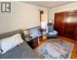161 Elizabeth STREET - 11