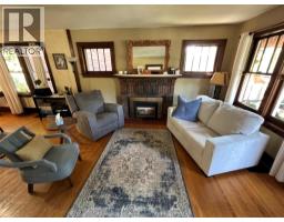 161 Elizabeth STREET - 5