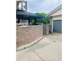 147 St Michael AVENUE - 3
