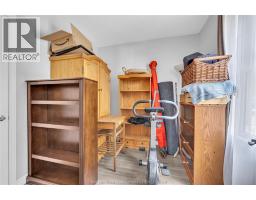 4 Oak STREET - 11