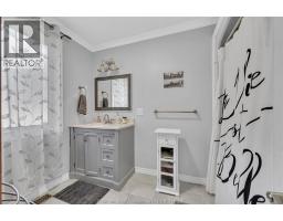 4 Oak STREET - 12