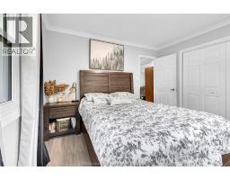 4 Oak STREET - 15
