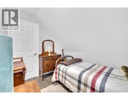 4 Oak STREET - 21