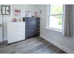 33 WILSON AVENUE - 18