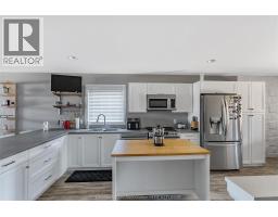 97 Moonstone CRESCENT - 15