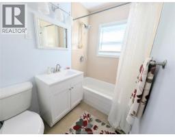 10 Meadowlea ROAD - 13