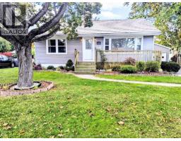 10 Meadowlea ROAD - 2