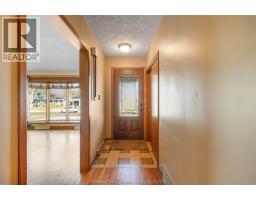 82 WYANDOTT STREET - 12