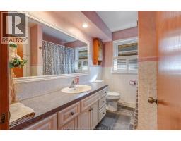 82 WYANDOTT STREET - 19