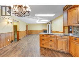 82 WYANDOTT STREET - 24