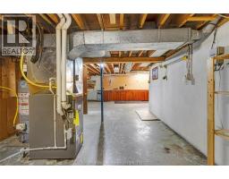 82 WYANDOTT STREET - 35