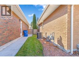 82 WYANDOTT STREET - 36