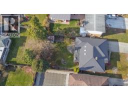 82 WYANDOTT STREET - 45