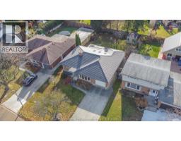 82 WYANDOTT STREET - 5