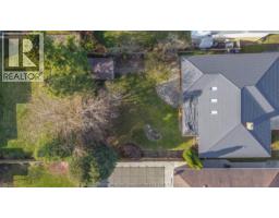 82 WYANDOTT STREET - 50