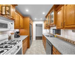 16 Sheldrick STREET - 11