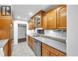 16 Sheldrick STREET - 13