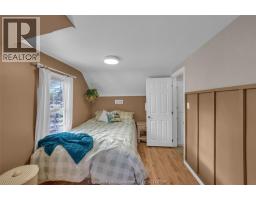 16 Sheldrick STREET - 34