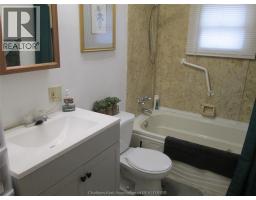 30 REGENCY DRIVE - 22