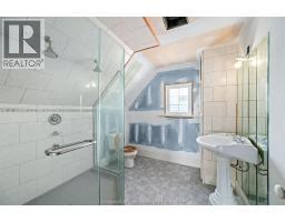 23899 DUNDONALD ROAD - 44