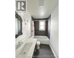 6 McNaughton AVENUE - 9