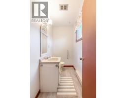 32 Nichols DRIVE - 14