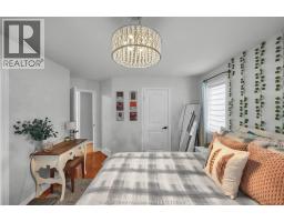 132 Sherwood COURT - 22